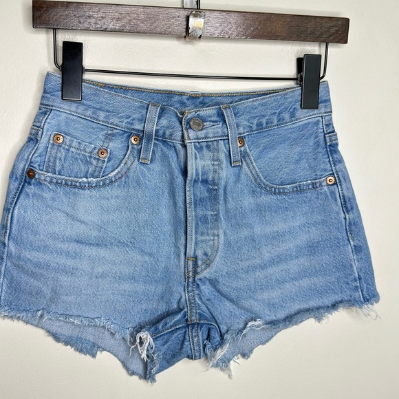 Levi's Light Blue Jean Shorts - Picture 1 of 5